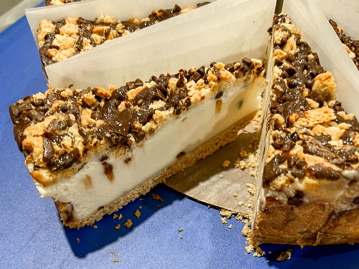 Sliced round cake.